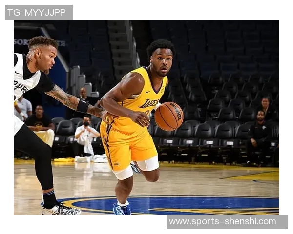 布朗尼单臂补扣震撼全场克内克特称赞他是兄弟太燃了