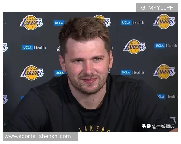 雷迪克称赞东契奇能力出众能应对各种防守策略的全能球员